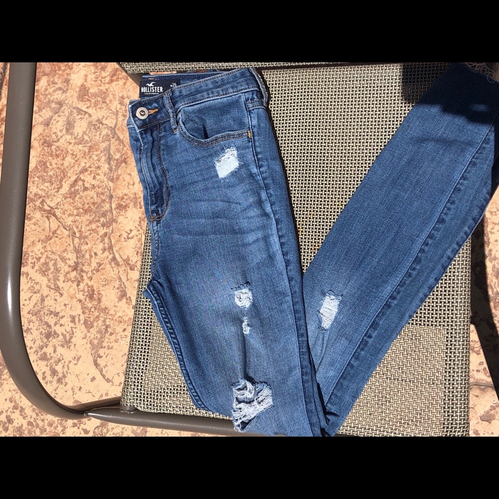 Hollister ripped & distressed jeans